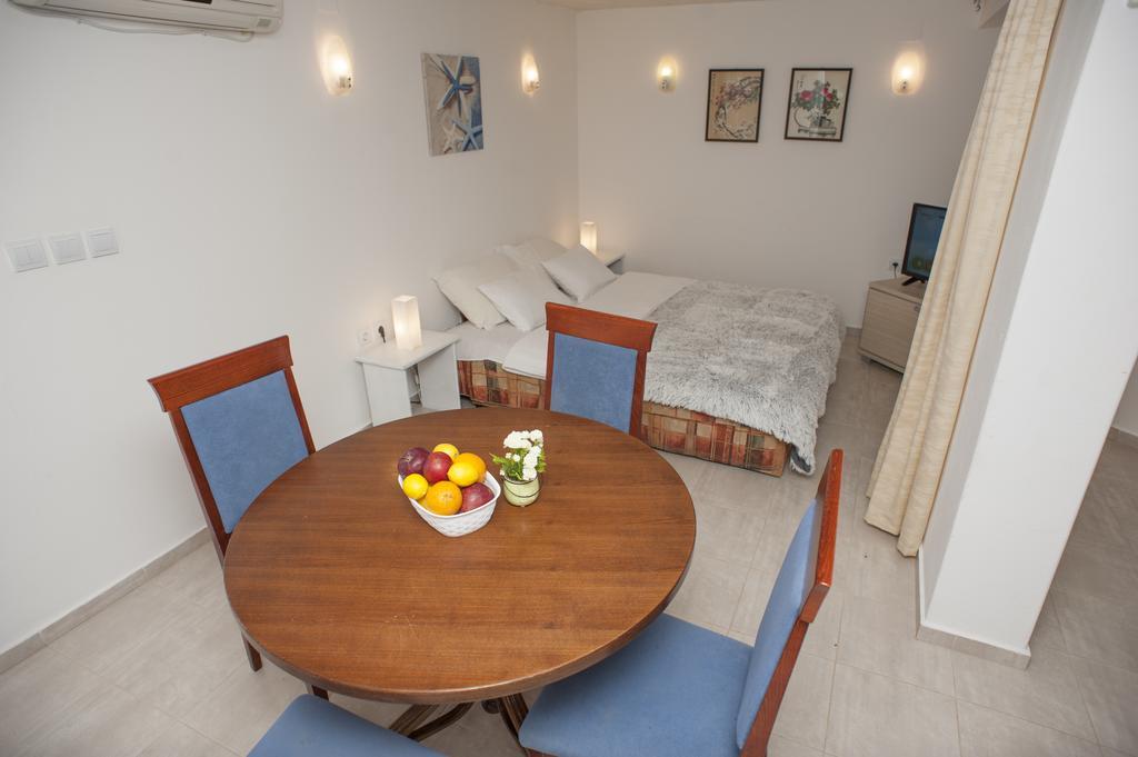 Gregovic Family Apartments Petrovac Eksteriør billede