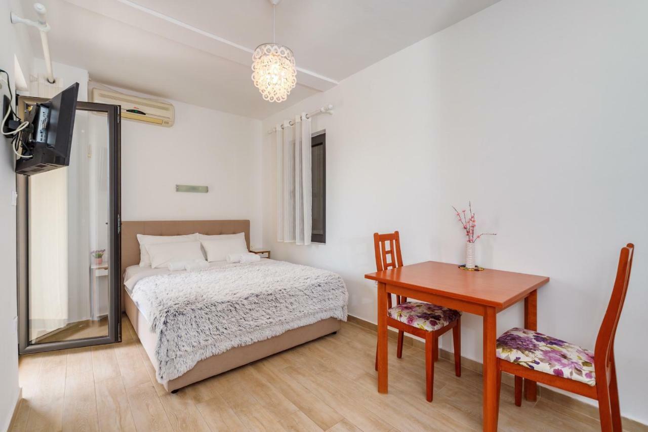Gregovic Family Apartments Petrovac Eksteriør billede