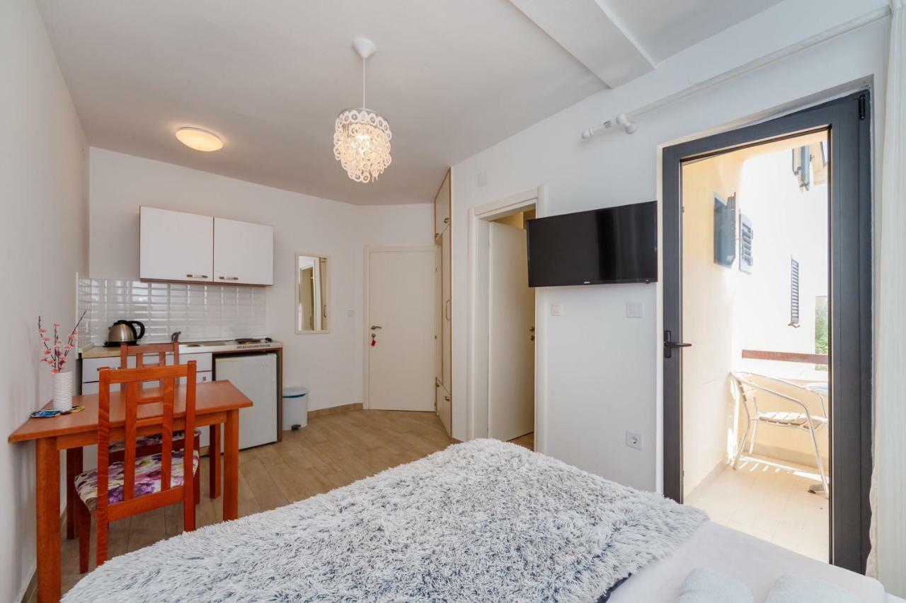 Gregovic Family Apartments Petrovac Eksteriør billede